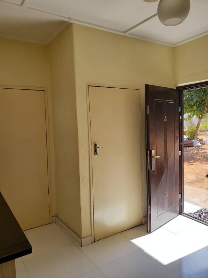 Kasuda Three Bedrooms House In Livingstone Exterior photo