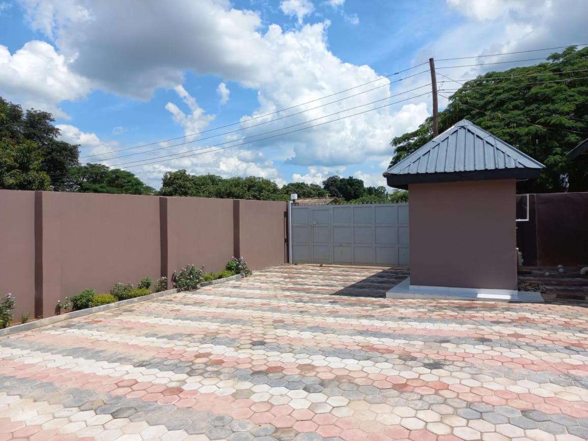 Kasuda Three Bedrooms House In Livingstone Exterior photo