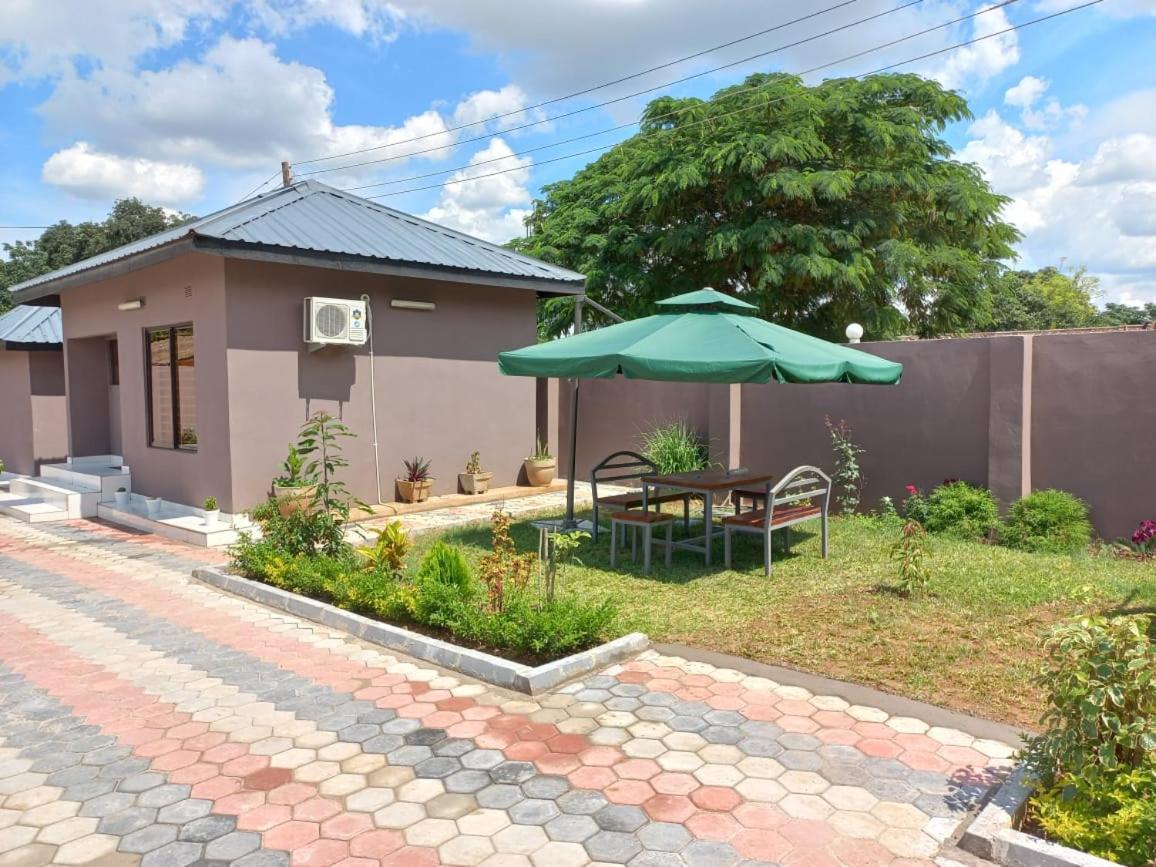 Kasuda Three Bedrooms House In Livingstone Exterior photo