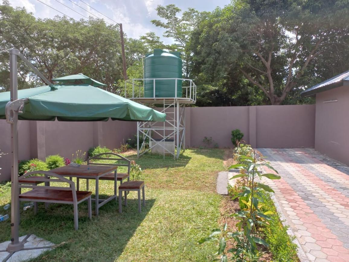 Kasuda Three Bedrooms House In Livingstone Exterior photo