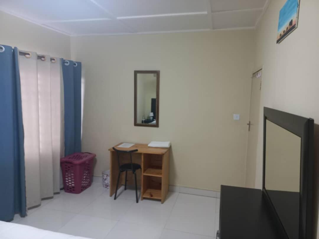 Kasuda Three Bedrooms House In Livingstone Exterior photo